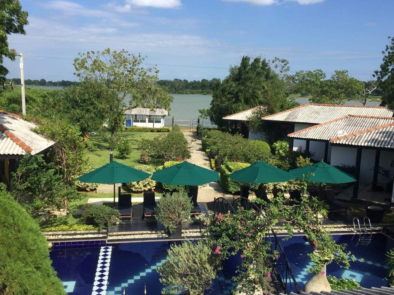 Flower Garden Lake Resort Тиссамахарама Экстерьер фото